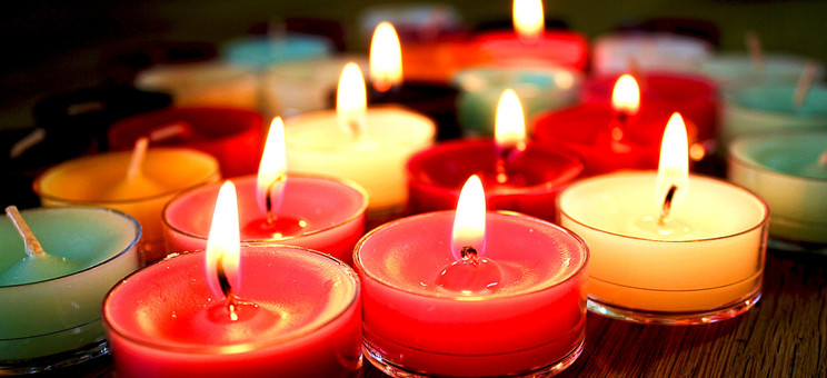 Płomienie świec, źródło: pixabay.com