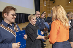 Wręczenie Nagród Rektora PRz za osiągnięcia naukowe i organizacyjne - pierwsza z lewej dr I. Oleniuch,