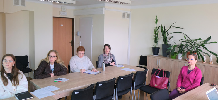 Od prawej dr inż. M. Jankowska-Mihułowicz, mgr N. Prędki, dr I. Oleniuch, dr hab. T. Piecuch, prof. PRz oraz pracownica Danmar Computers, zdj. Danmar Computers