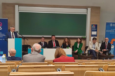 Sesja biznesowa, od lewej: prowadzący dr hab. Jan Nesterak, prof. UEK, Robert Sadowski, Łukasz Sadkiewicz, Dominika Nowak, Renata Kurnyta-Kowalska, Marcin Kowalski i Ireneusz Fąfara, zdjęcie autorki tekstu