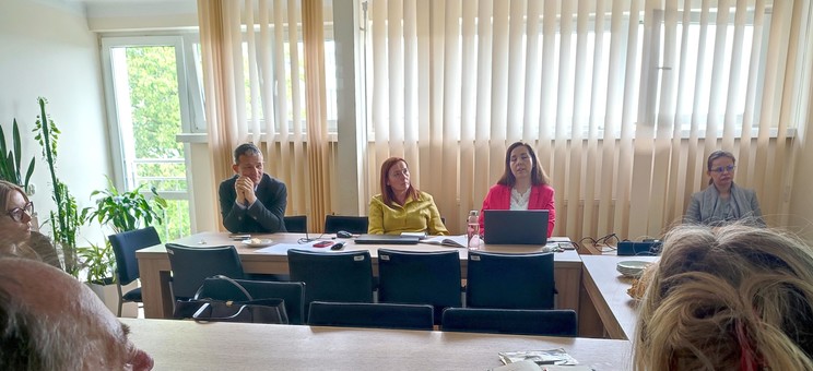 Na zdjęciu od lewej: dr inż. B. Ziółkowski, dr hab. K. Khorrami i dr J. Grześ-Bukłaho