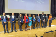 Wręczenie Nagród Rektora PRz za osiągnięcia naukowe i organizacyjne - czwarta z lewej dr J. Stec-Rusiecka, fot. B. Motyka