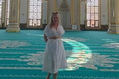 Dr Aldona Migała-Warchoł w meczecie Uniwersytetu, zdjęcie ze zbiorów własnych