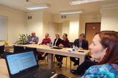 Na zdjęciu uczestnicy spotkania: pracownicy ZZP i ZPZiE, na pierwszym planie dr hab. K. Khorrami, prof. PRz,  