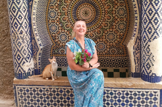 Dr hab. Teresa Piecuch, prof. PRz podczas zwiedzania Fezu, 